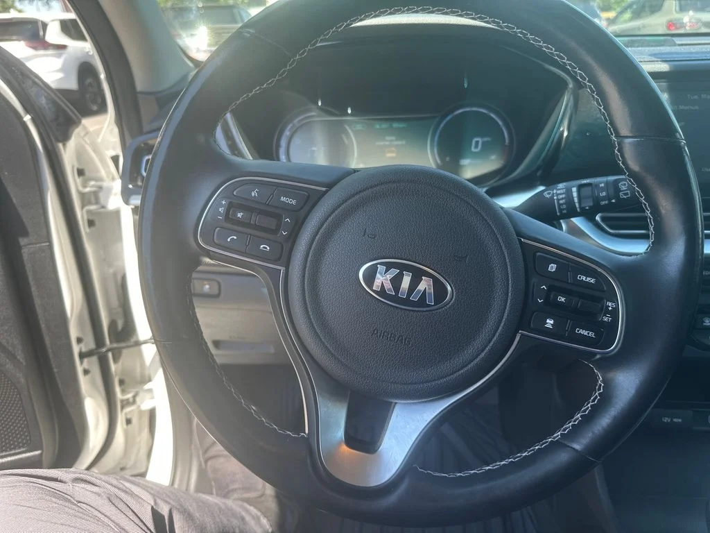 Used 2020 White Kia EX image 13