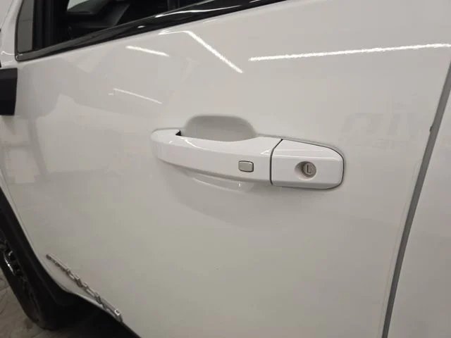 Used 2025 Summit White GMC AT4 image 20