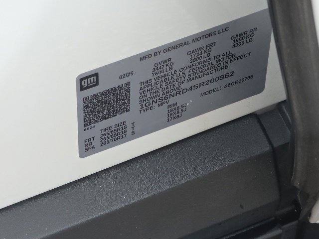 Used 2025 White Chevrolet LT image 33