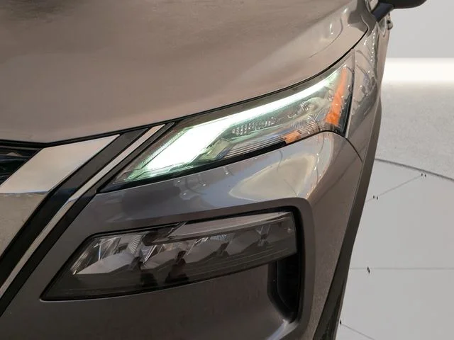 Used 2021 Gray Nissan S image 7