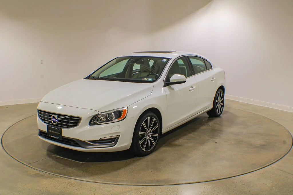 2017 Volvo S60 T5 AWD Inscription Platinum's photo