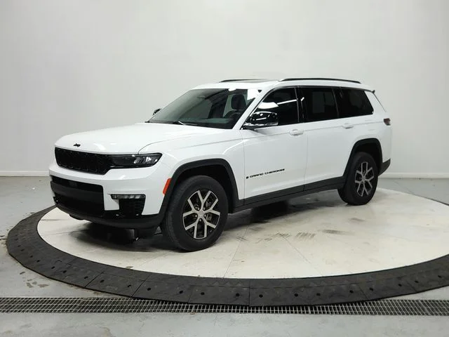 Used 2023 White Jeep Limited image 4