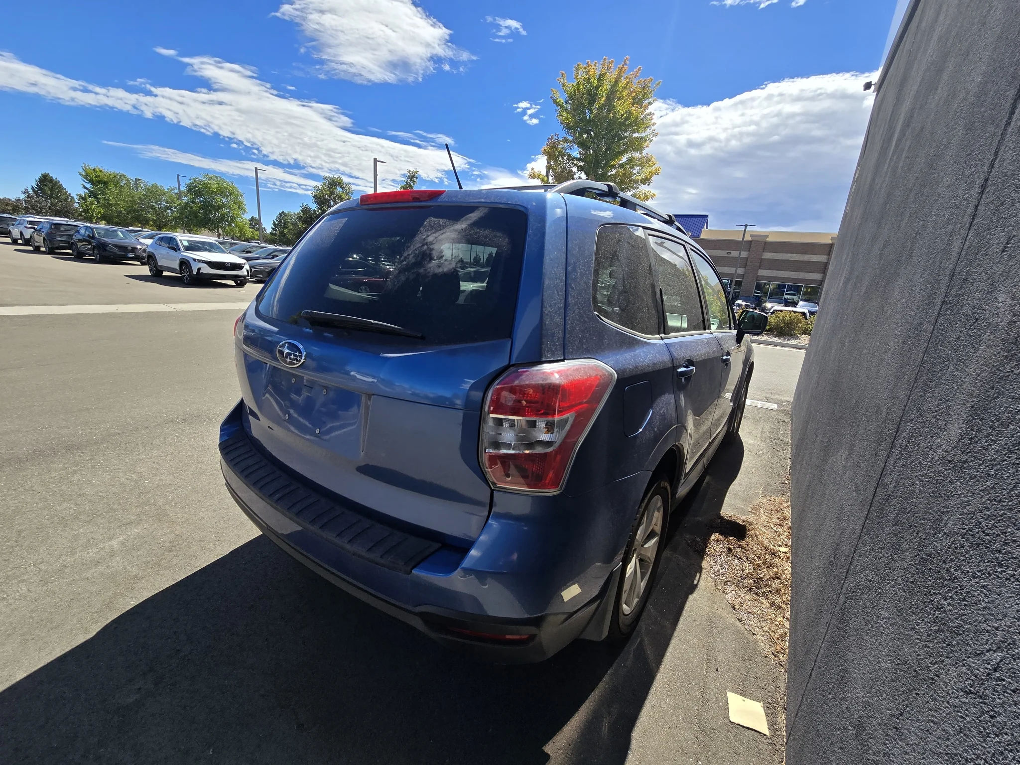 Used 2015 Quartz Blue Pearl Subaru 2.5i Premium image 14