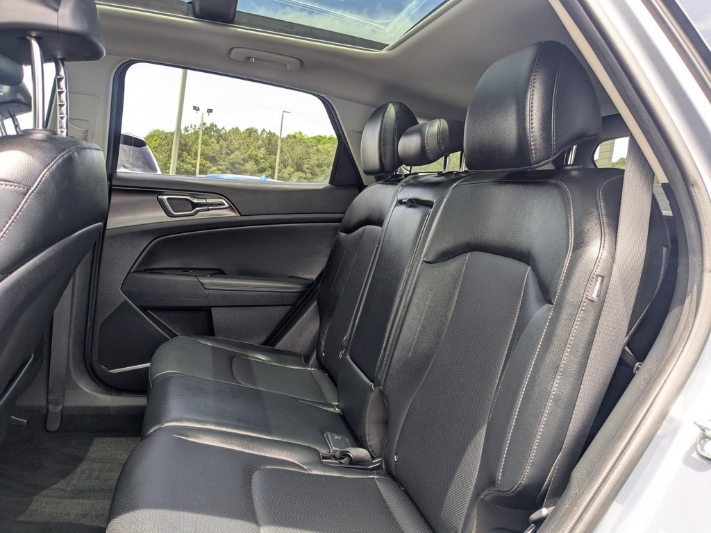 Used 2025 Everlasting Silver Kia EX image 25