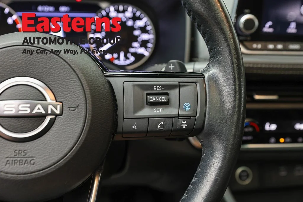 Used 2023 White Nissan SV image 15