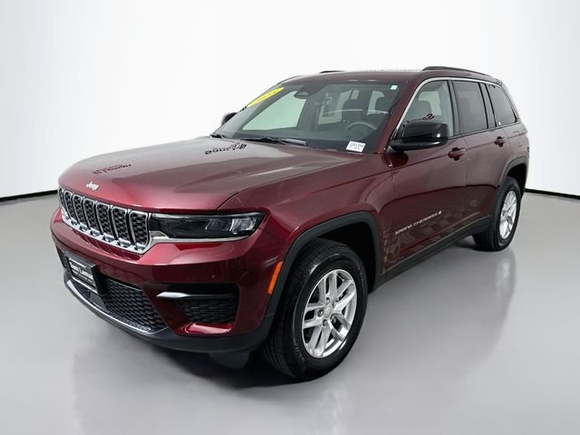 Used 2025 Red Jeep Laredo X image 3