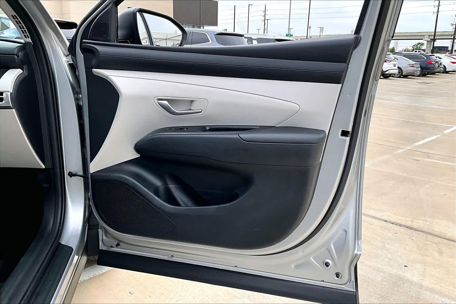 Used 2025 Shimmering Silver Hyundai SE image 21