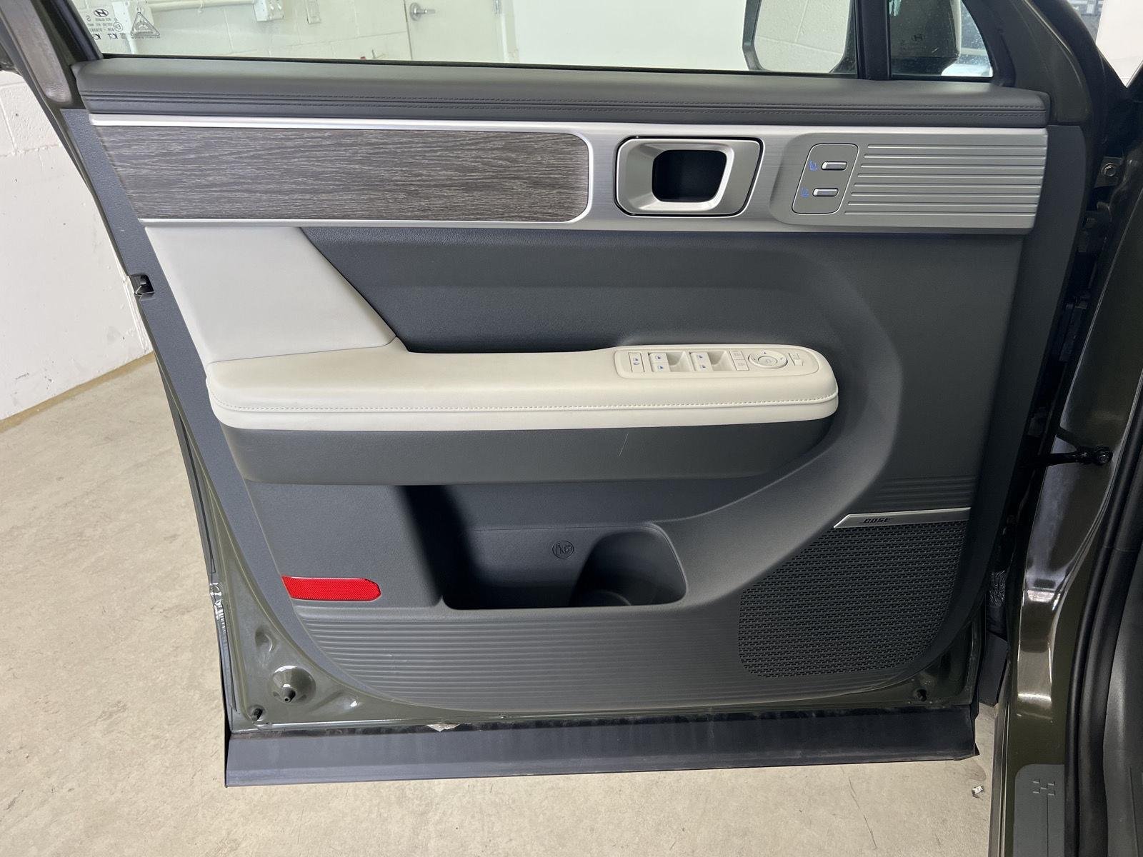 Used 2024 Rockwood Green Hyundai Limited image 11