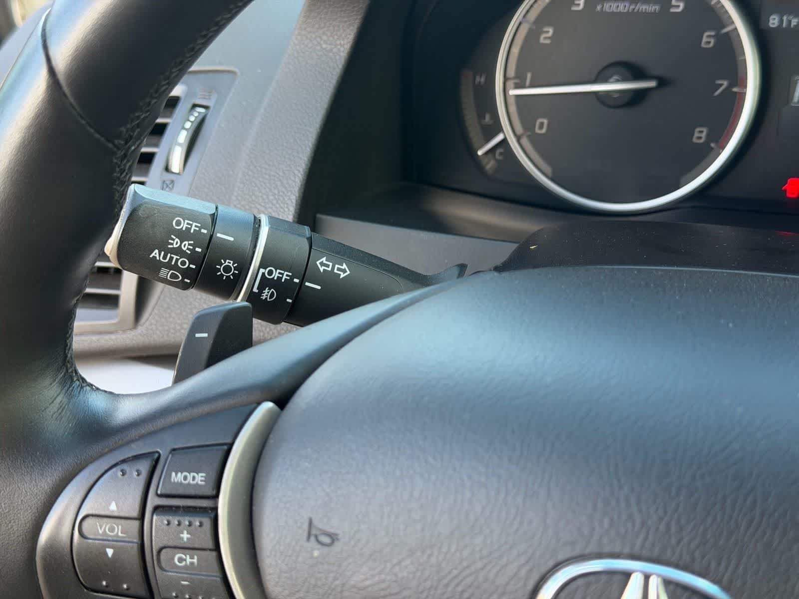 Used 2013 White Acura Tech Pkg image 17