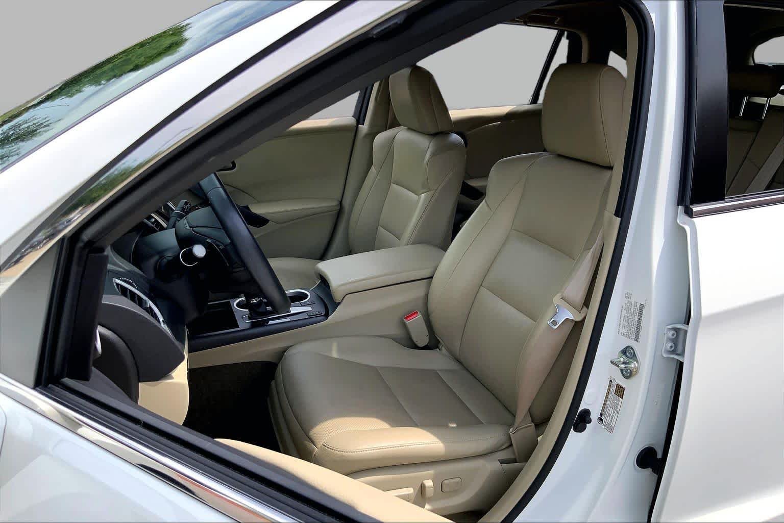 Used 2016 White Diamond Pearl Acura Tech Pkg image 8