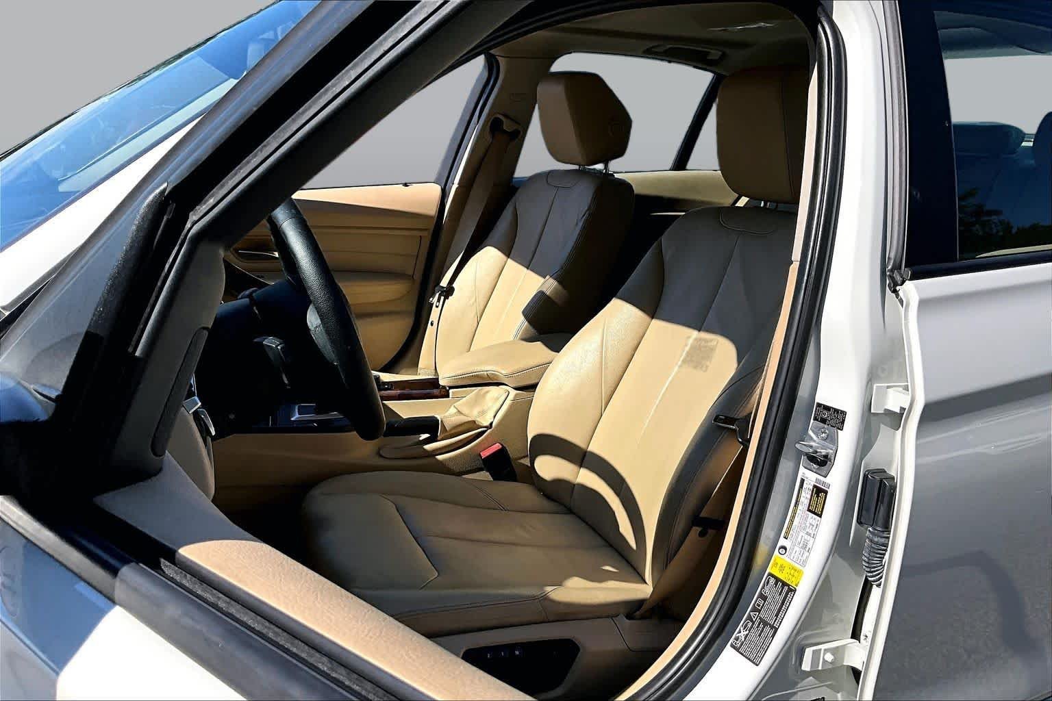 Used 2013 Alpine White BMW 328i xDrive image 9