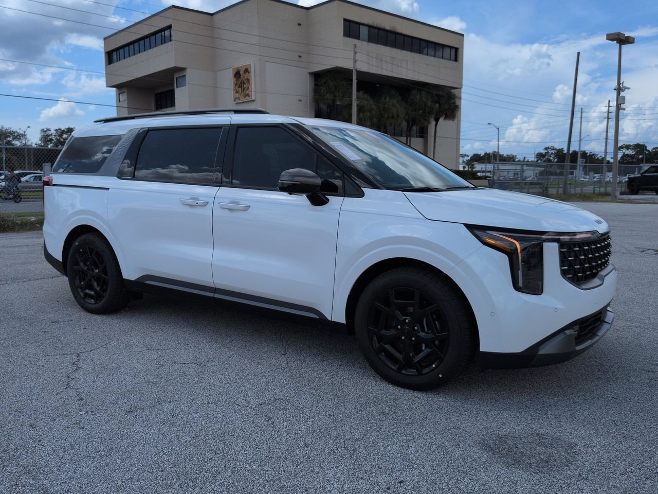New 2027 Snow White Pearl Kia SX Prestige image 2