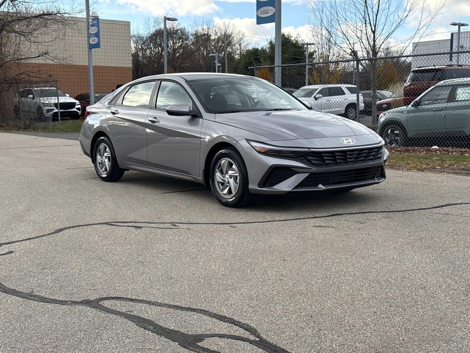 Used 2026 Fluid Metal Hyundai SE image 3