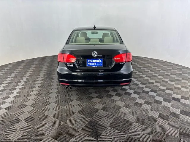 Used 2014  Volkswagen 2.0L TDI image 7