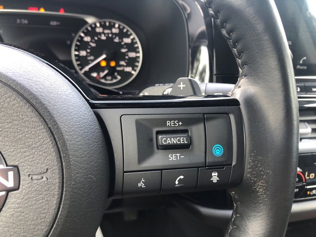 Used 2023 White Nissan SL image 31