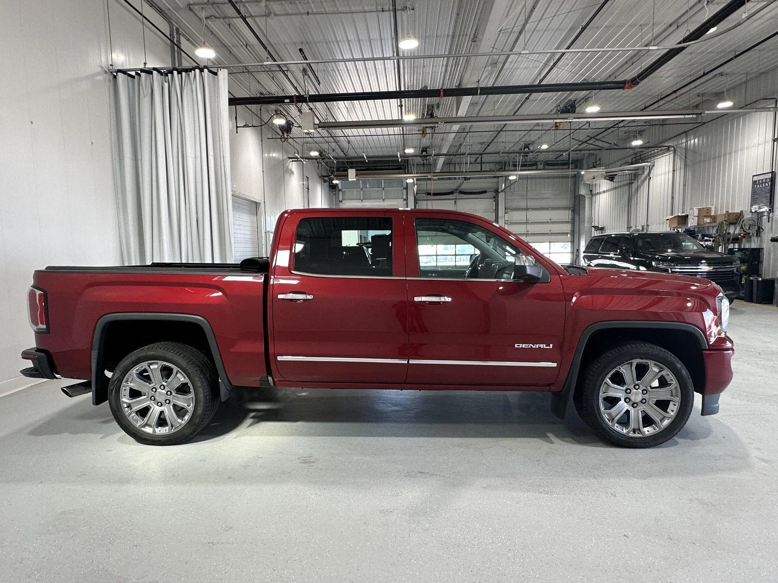 Used 2018 RED QUARTZ TINTCOAT GMC Denali image 6