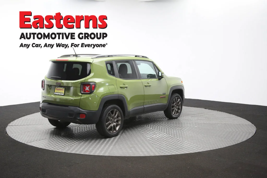 Used 2016 Green Jeep Latitude image 44