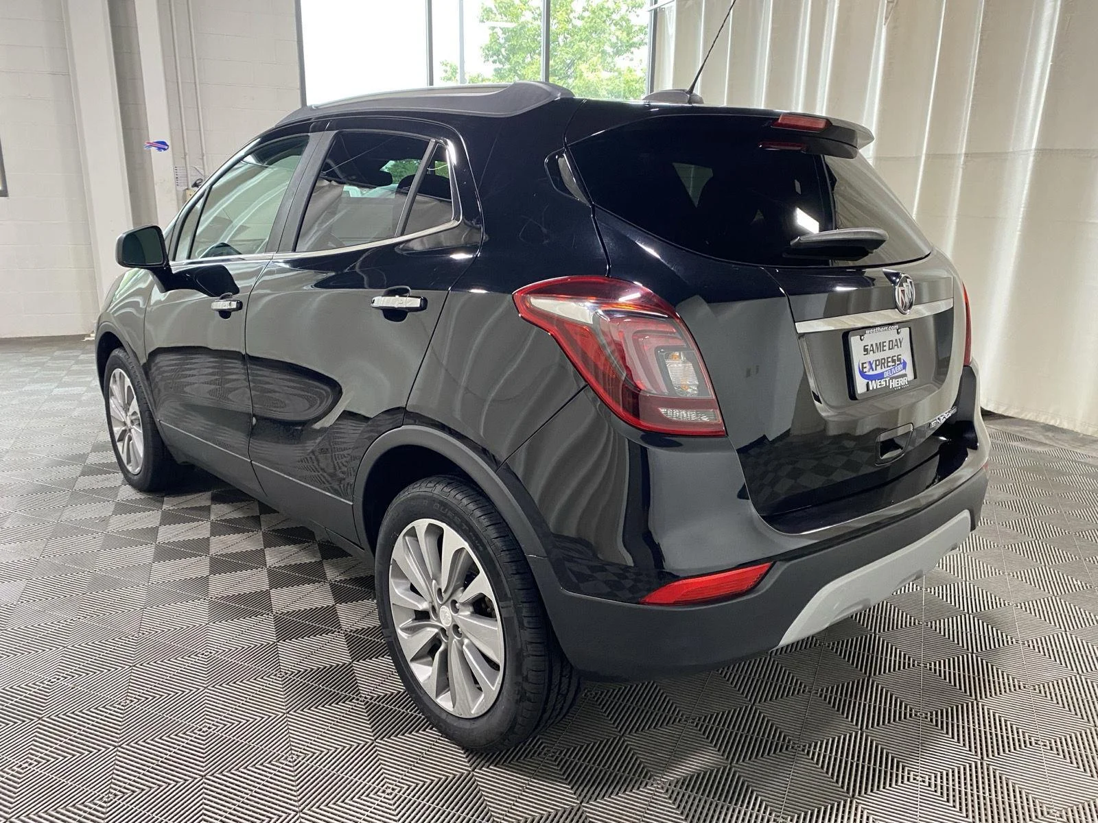 Used 2020 Ebony Twilight Metallic Buick Preferred image 5