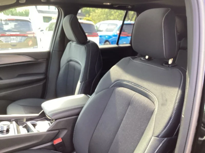 New 2027 High Gloss Black Jeep Laredo X image 25