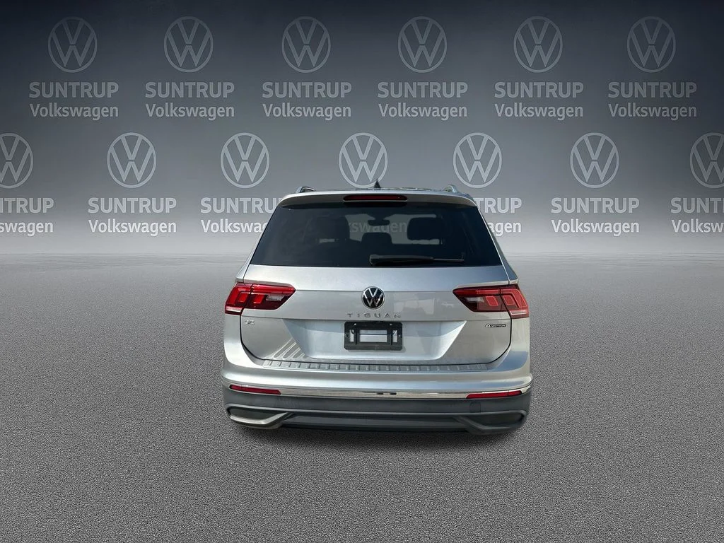 Used 2023 Silver Volkswagen 2.0T SE image 35