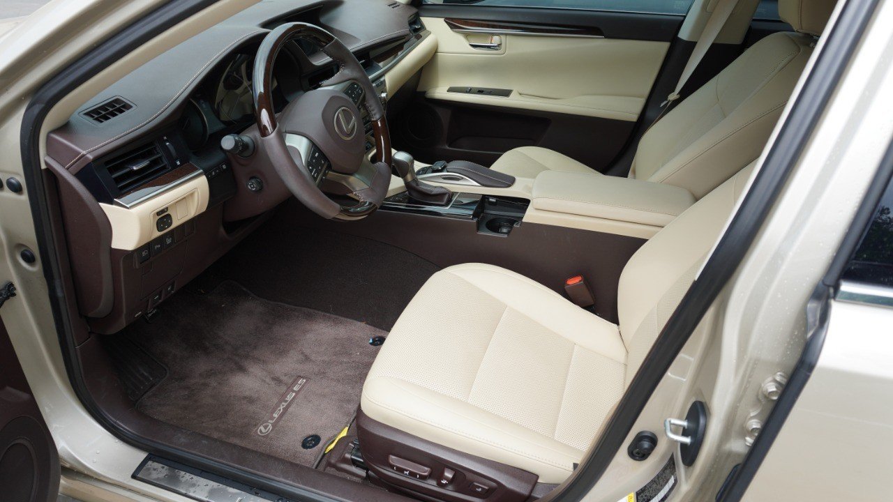 Used 2018 Beige Lexus ES 350 image 9