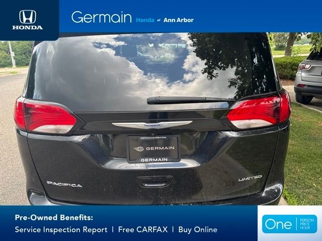 Used 2019 Brilliant Black Crystal Pearlcoat Chrysler Limited image 16