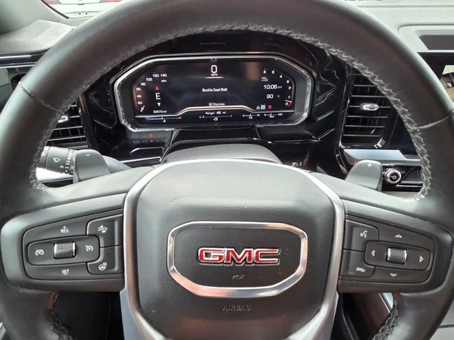 Used 2024 White GMC SLT image 21