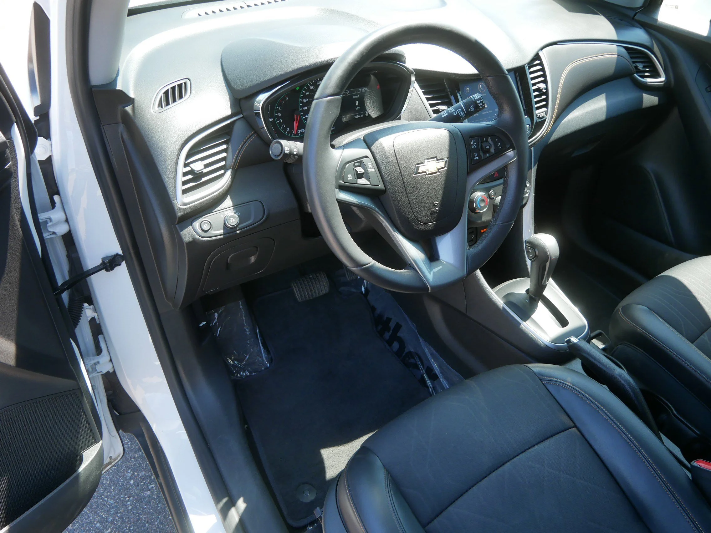 Used 2022 Summit White Chevrolet LT image 19