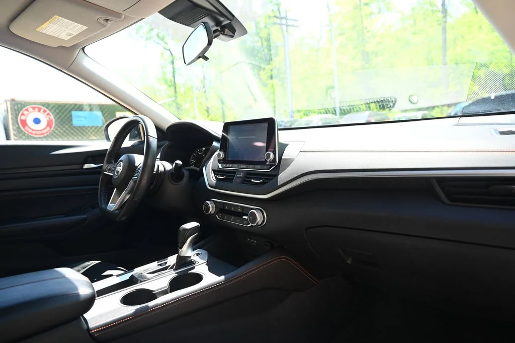 2022 Nissan Altima SR - Photo 23