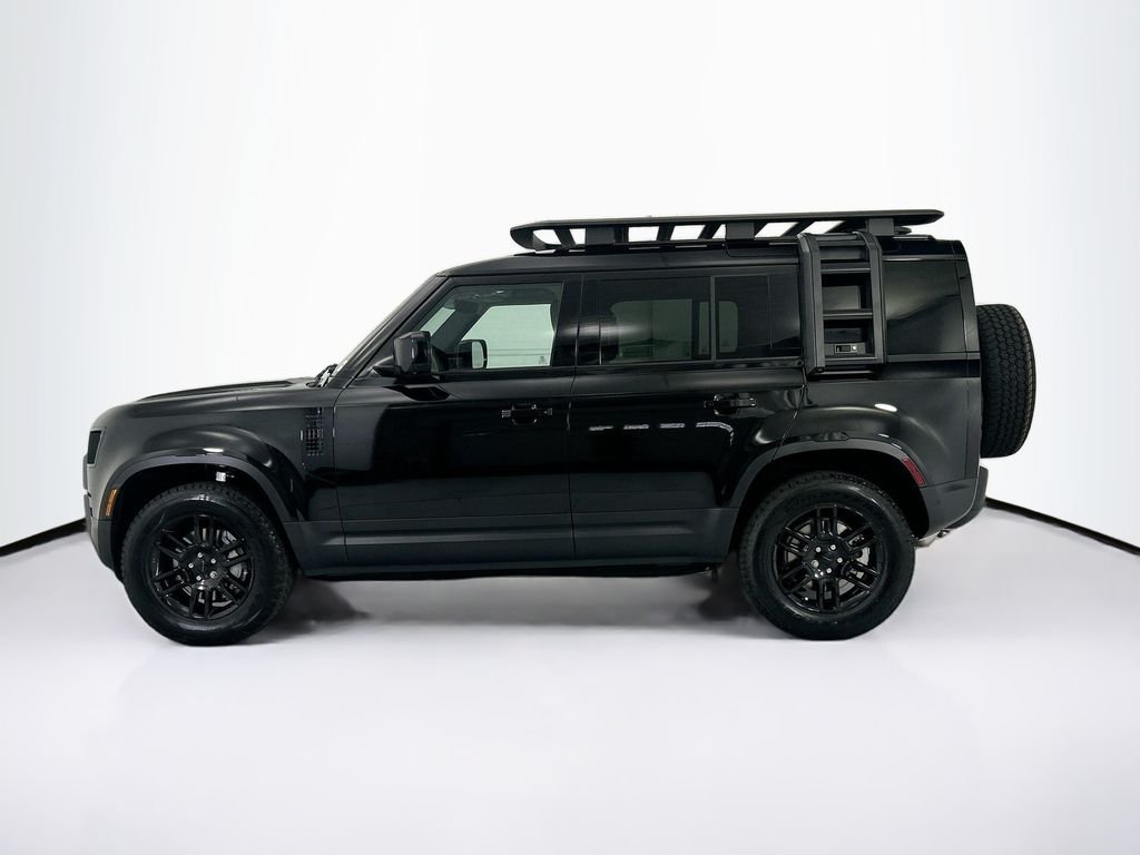 Used 2026 Santorini Black Metallic Land Rover S image 8