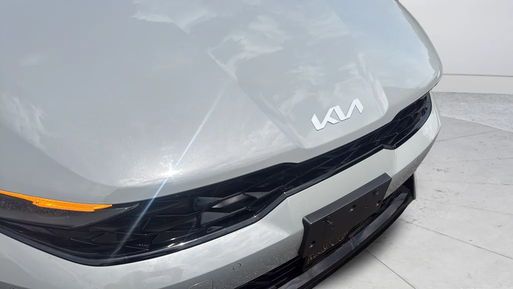 2025 Kia K5 GT-Line - Photo 23
