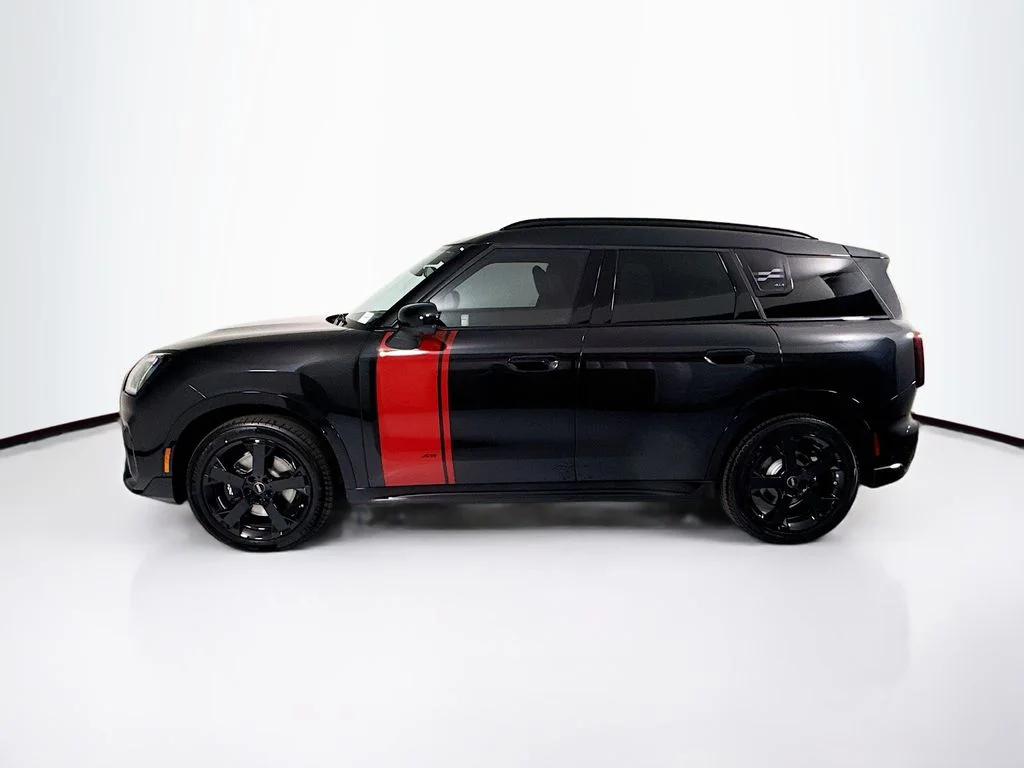 New 2027 Midnight Black II Metallic MINI Iconic image 8
