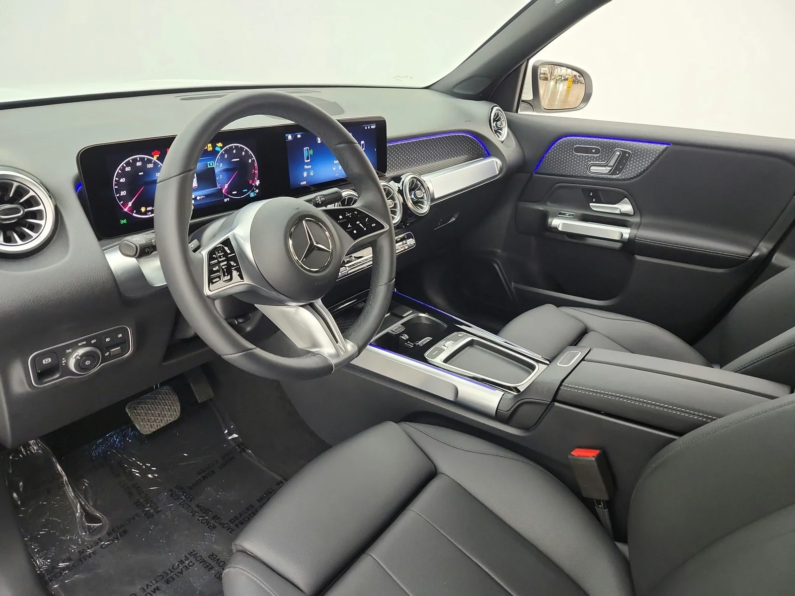 Used 2025 Polar White Mercedes-Benz GLB 250 SUV image 12