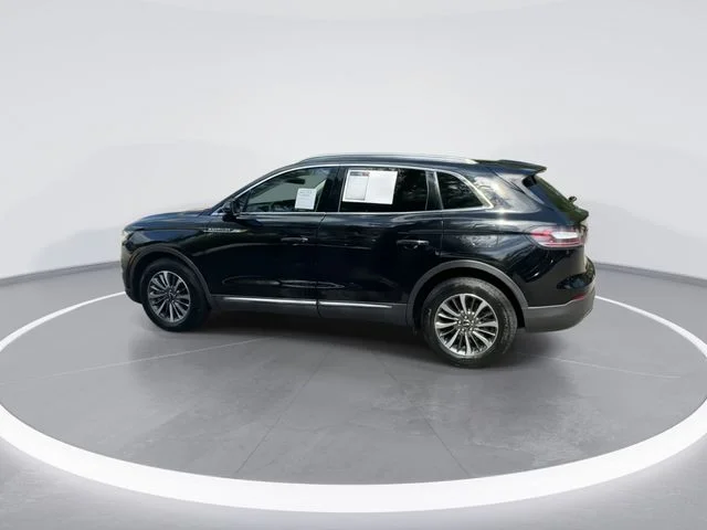 Used 2023 Black Lincoln Reserve image 5