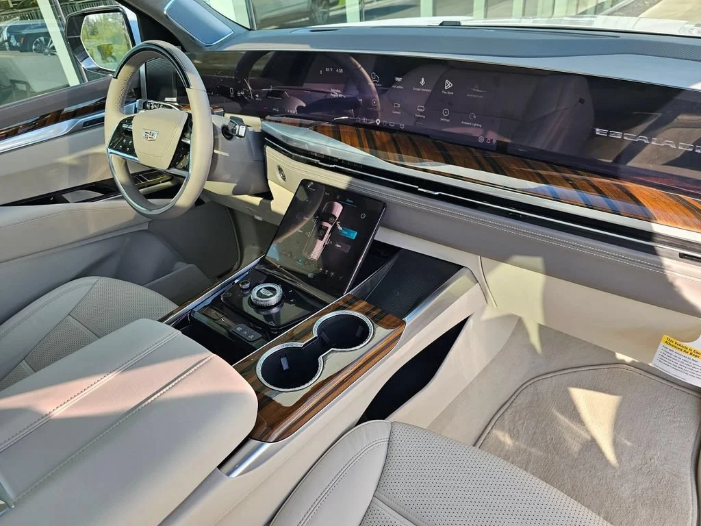 New 2026 Vibrant White Tricoat Cadillac Platinum Sport image 10