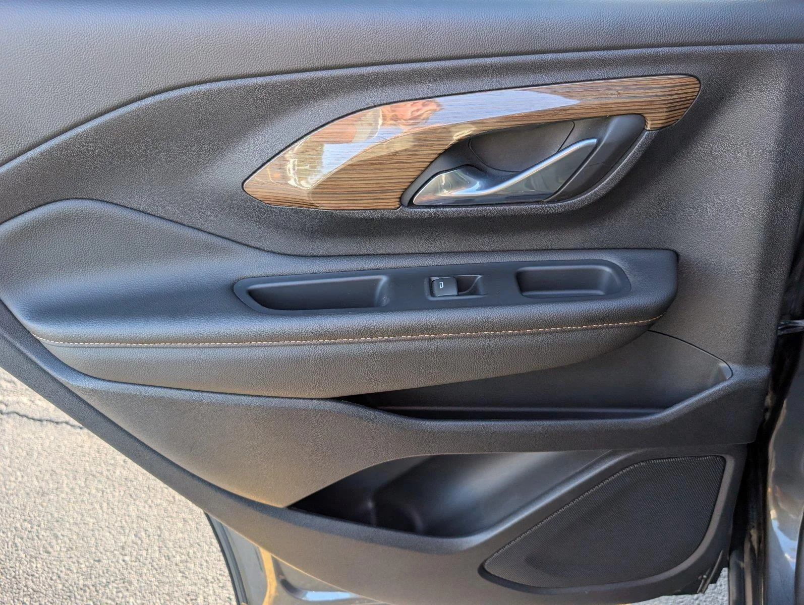 Used 2020 GRAPHITE GRAY METALLIC GMC SLE image 35