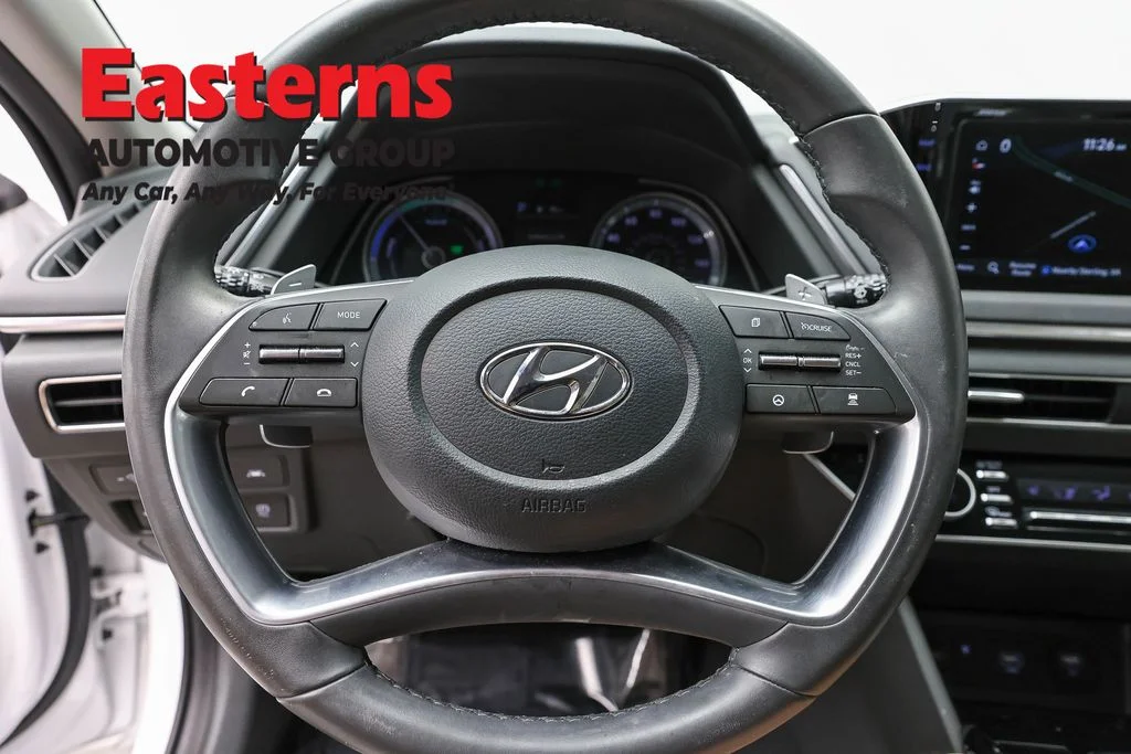 Used 2023 White Hyundai SEL image 10