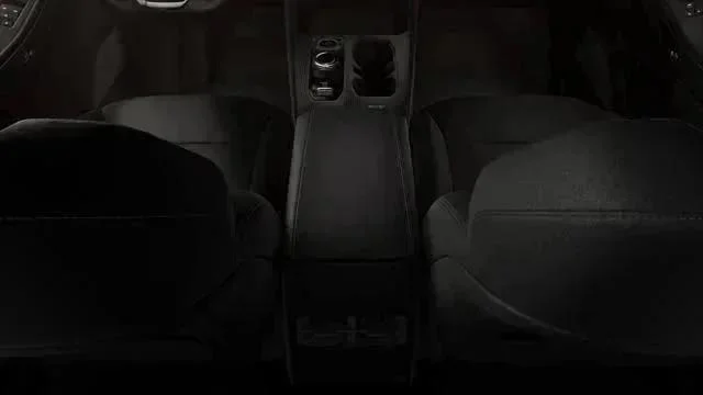 New 2026 Bright White Clear-Coat Exterior Paint Jeep Laredo image 28