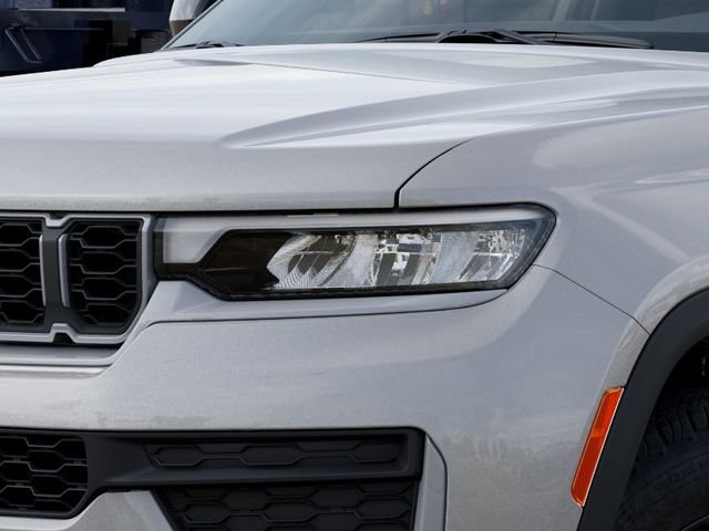 New 2026 Silver Zynith Exterior Paint Jeep Altitude image 11
