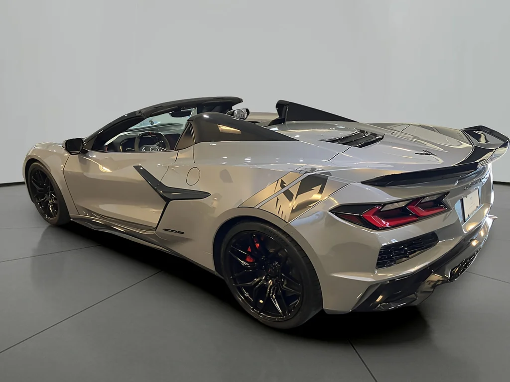 Used 2024 Sea Wolf Gray Tricoat Chevrolet Z06 image 4