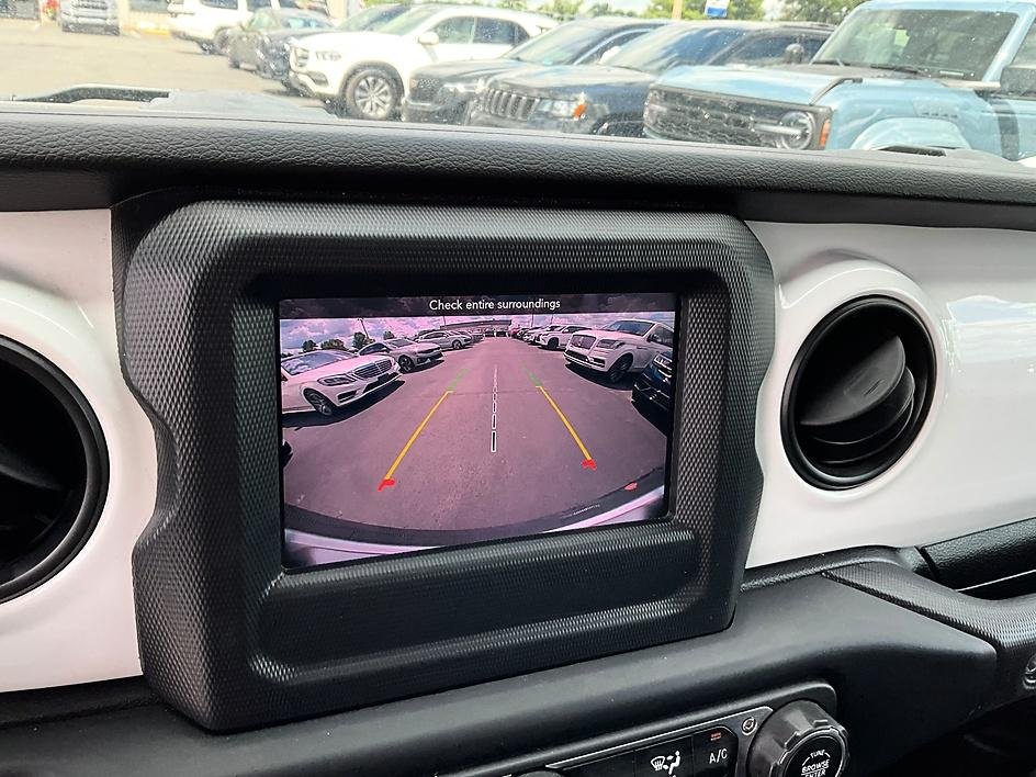 Used 2021 Gray Jeep Unlimited Sport image 19