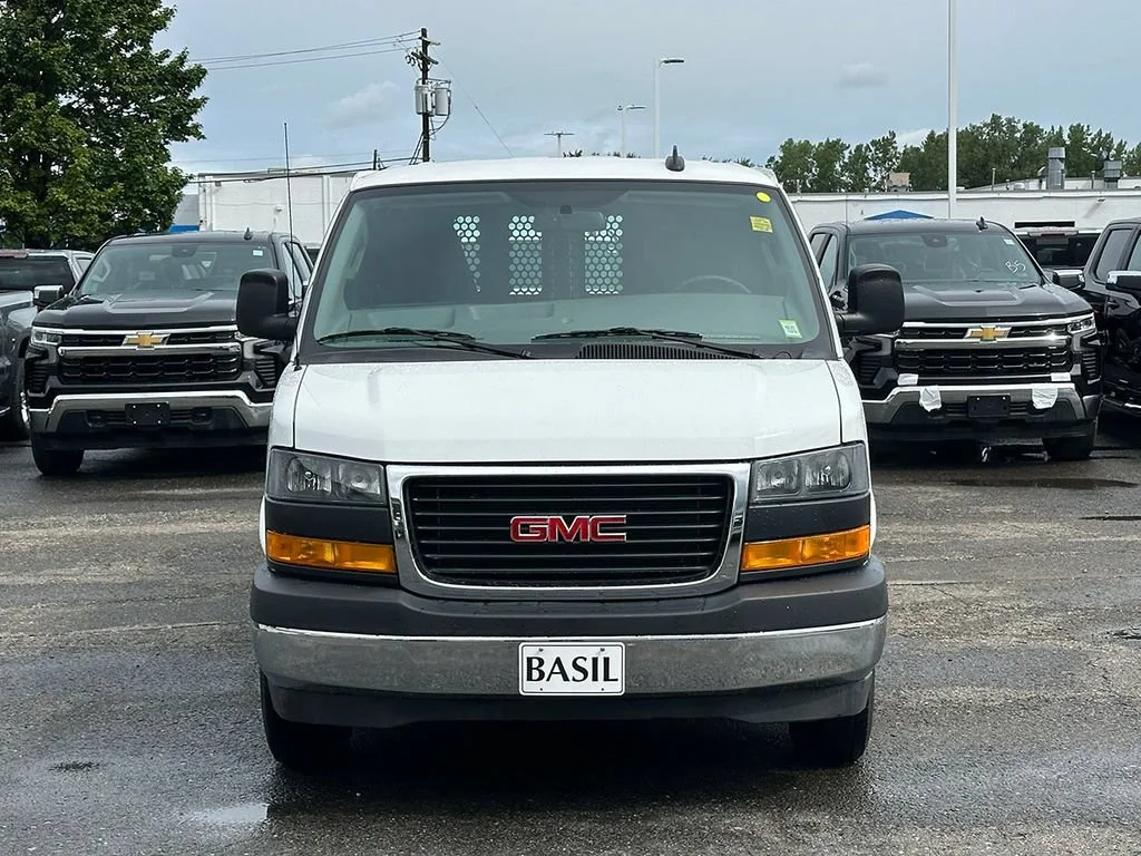 Used 2025 Summit White GMC Work Van image 9