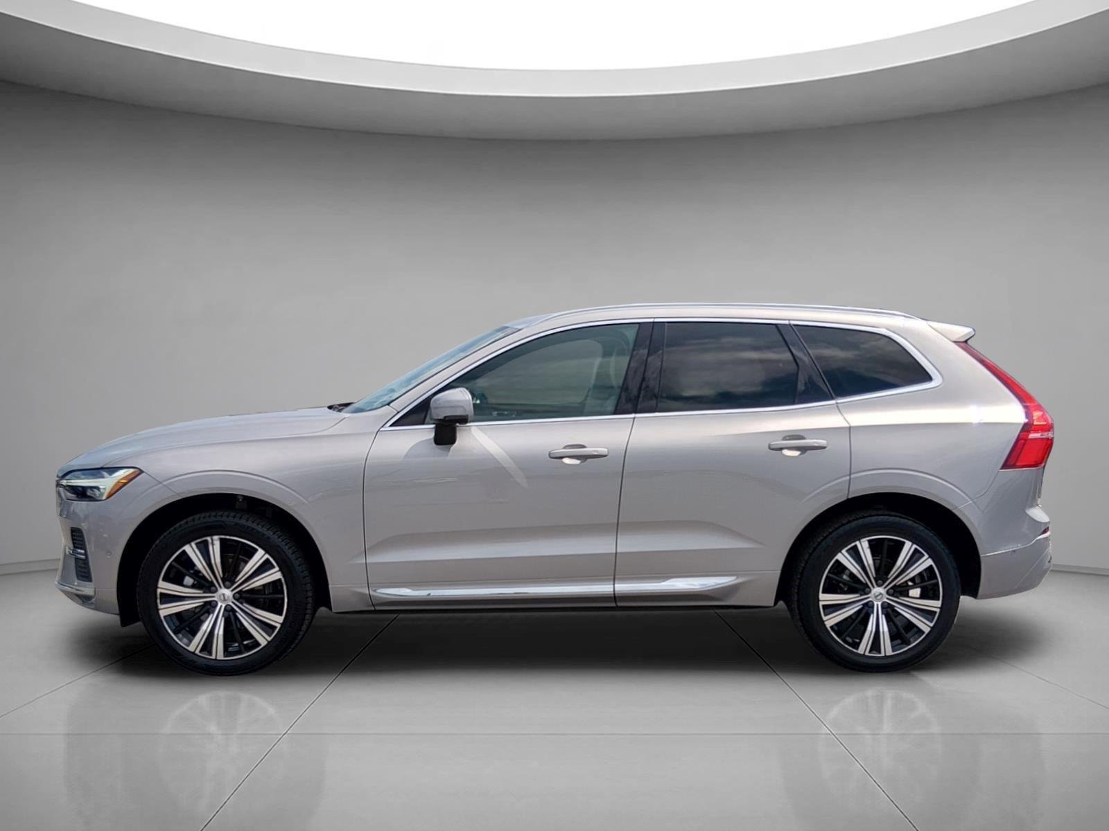 Used 2022 Silver Dawn Metallic Volvo Inscription image 2