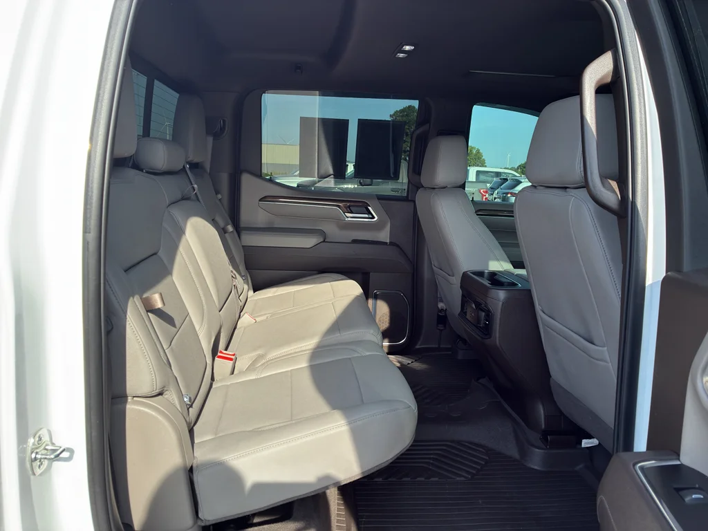 Used 2025 Summit White Chevrolet LT Trail Boss image 17