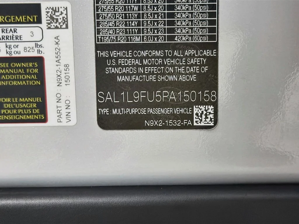 Used 2023 Gray Land Rover SE Dynamic image 35