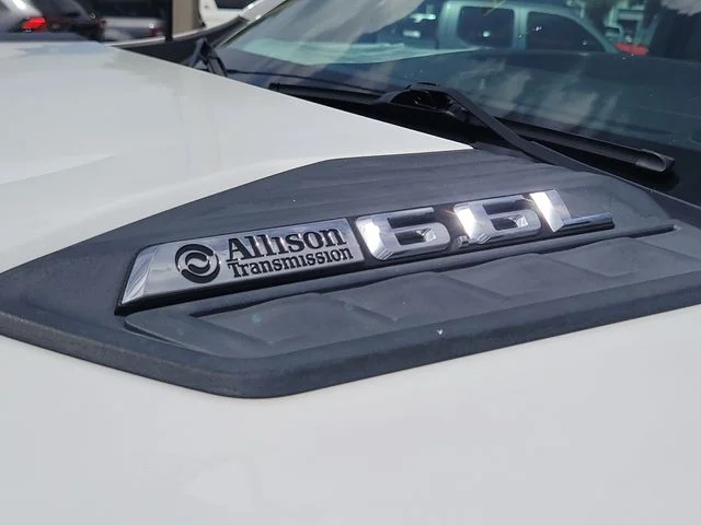 Used 2024 White Chevrolet Custom image 9
