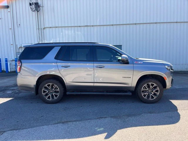 Used 2022 Gray Chevrolet Z71 image 3
