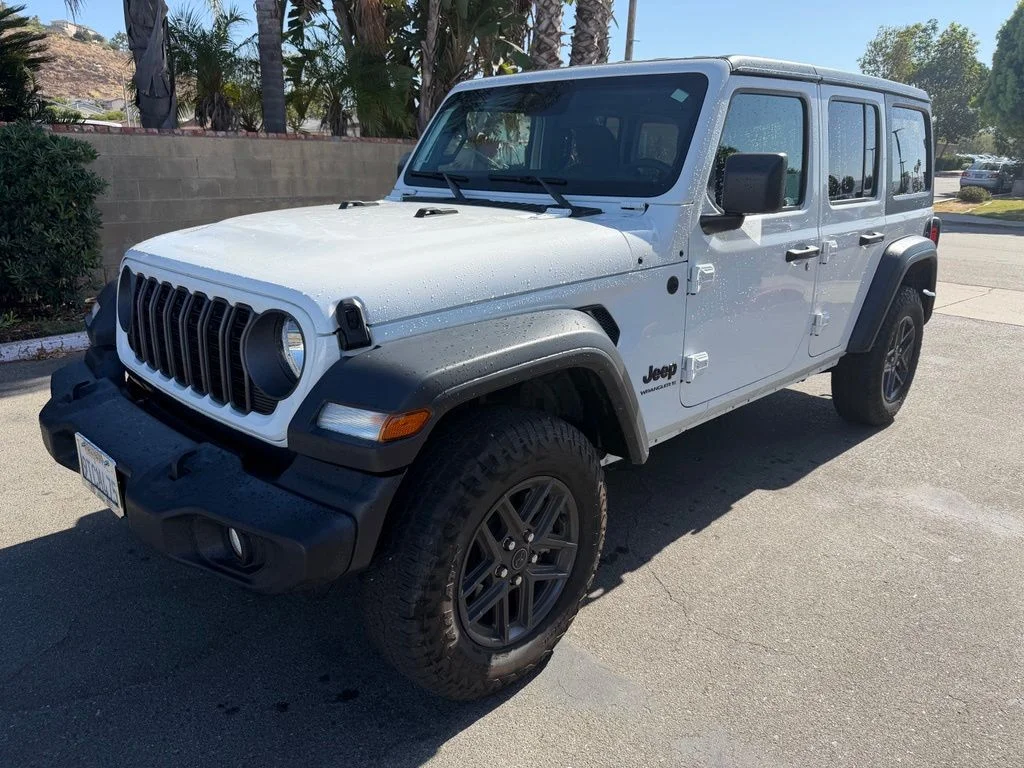 Used 2024 White Jeep Sport S image 5