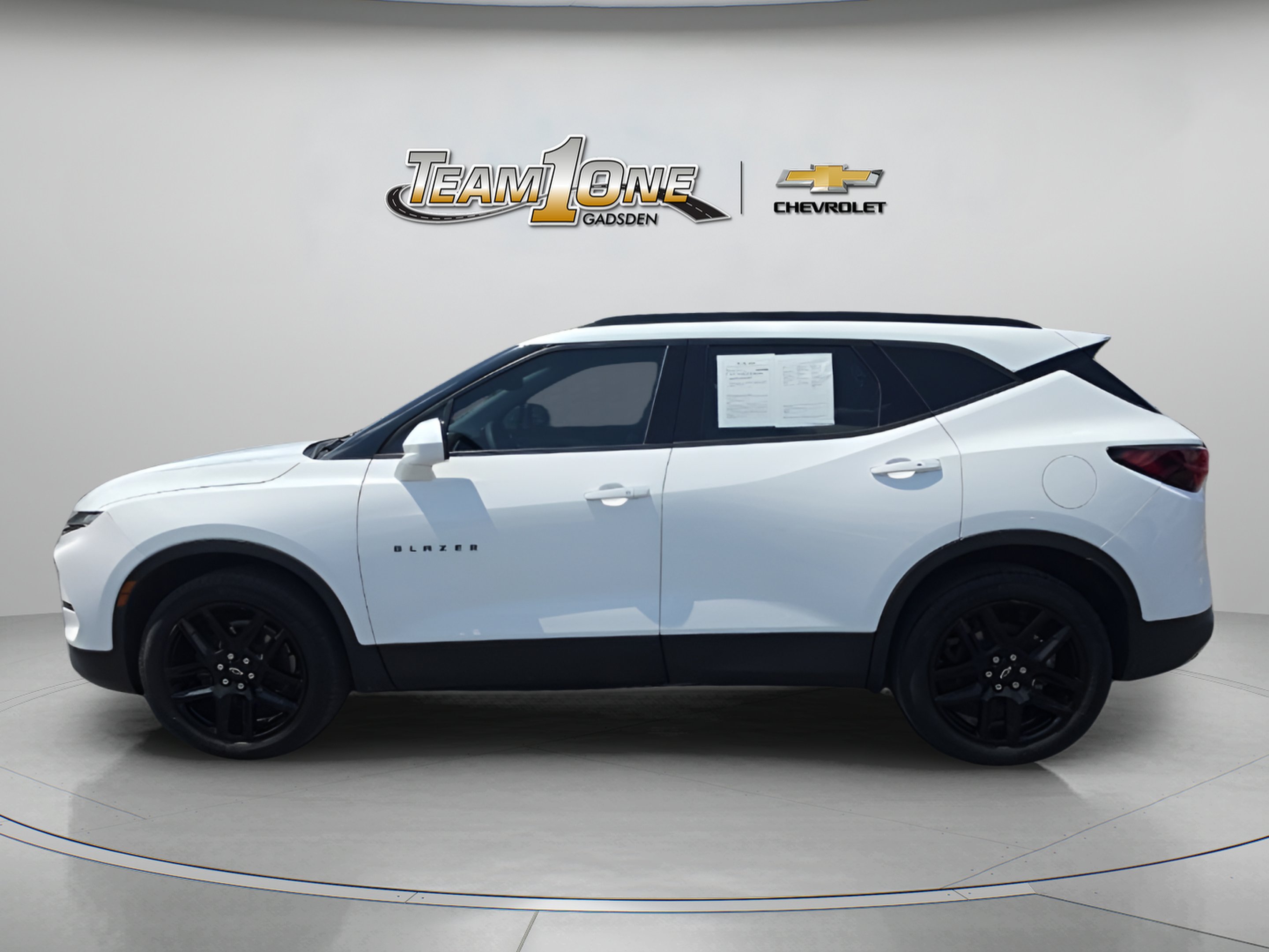 Used 2024 Summit White Chevrolet 2LT image 4