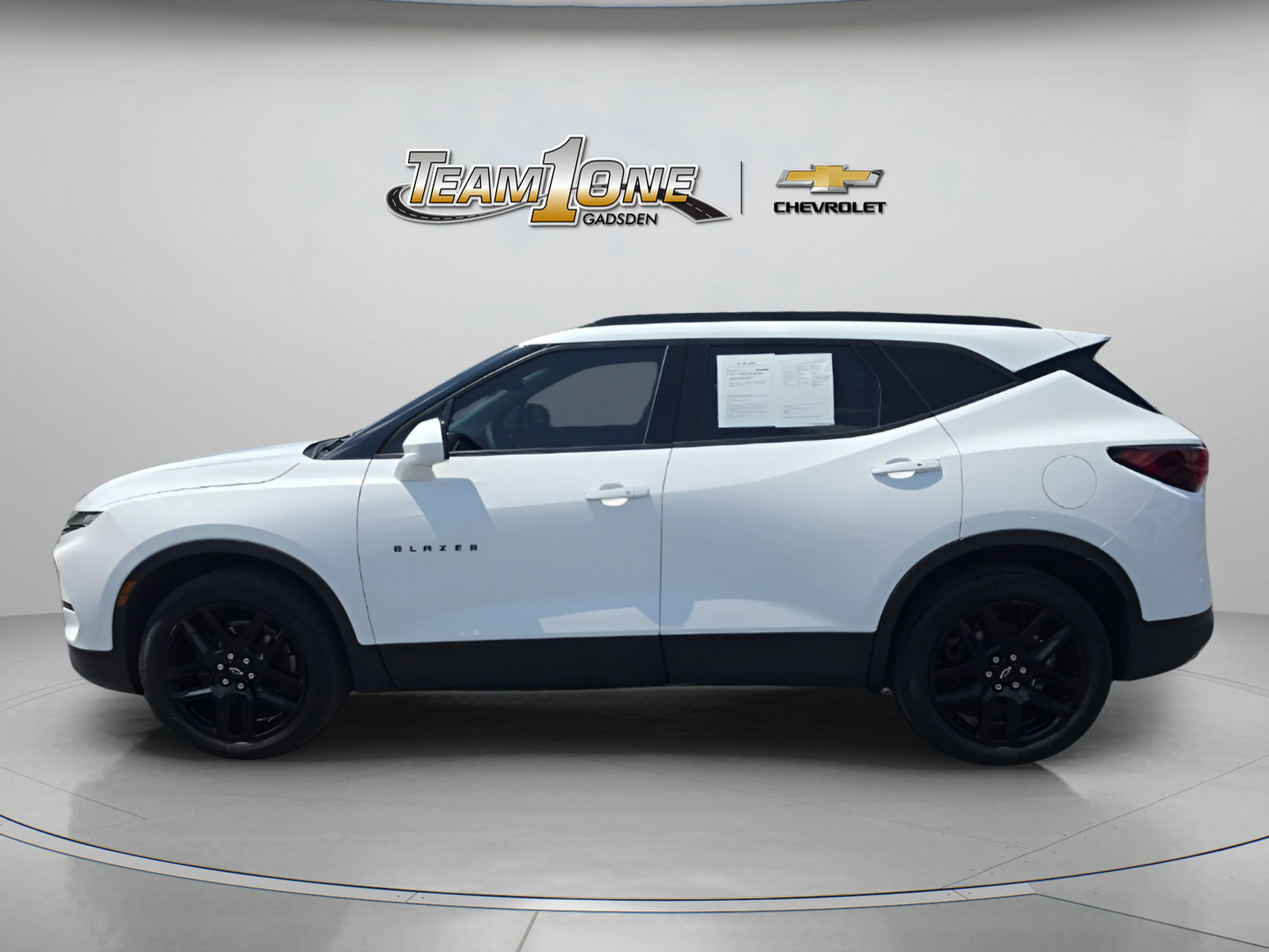 Used 2024 Summit White Chevrolet 2LT image 4